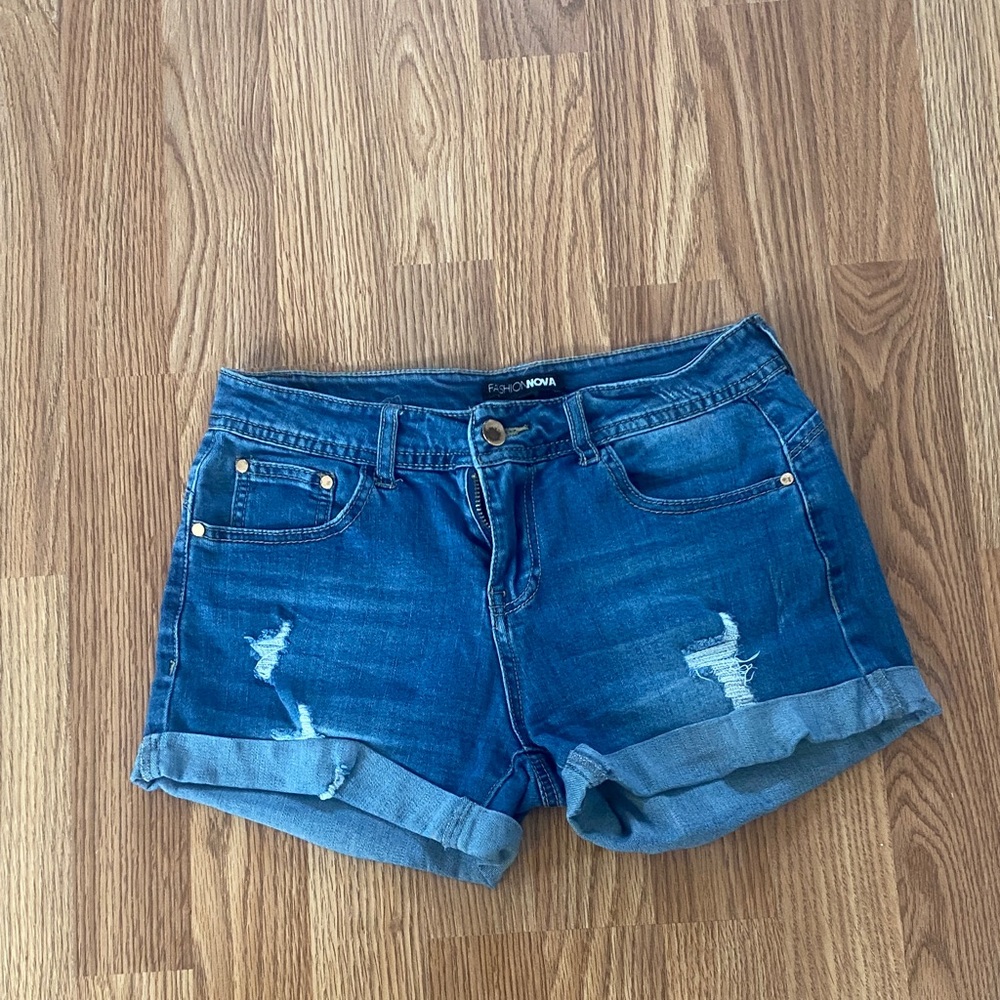 Fashion Nova Distressed Blue Jean Shorts Small